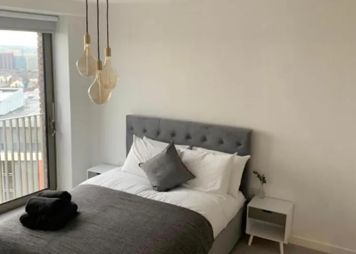Riverside Rooms And Apartments